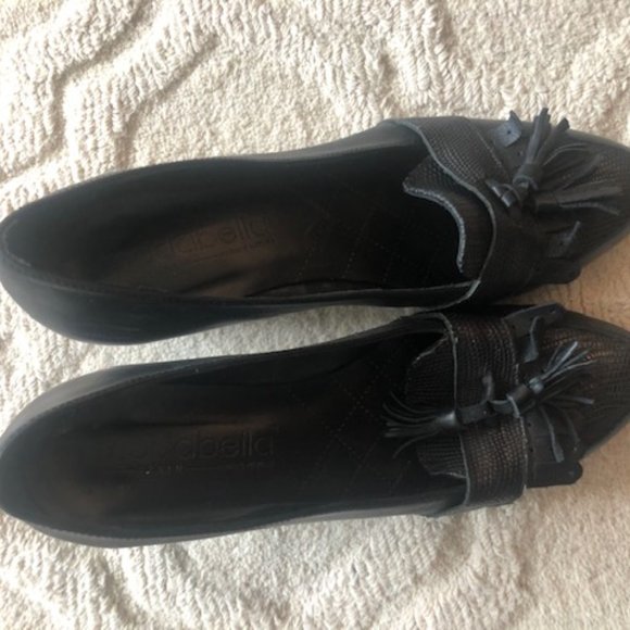 MADE IN SPAIN! Sexy black kitten heel (2") - Picture 2 of 3